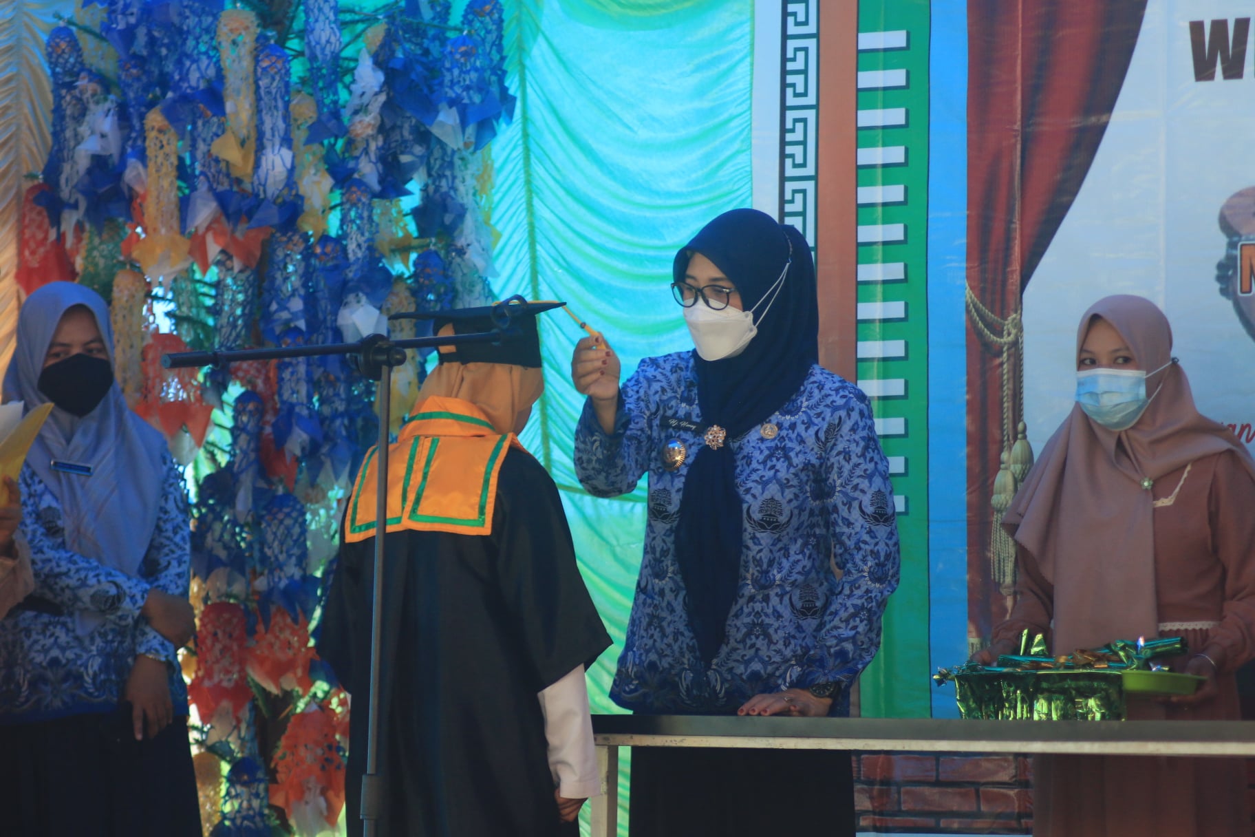 Hadiri Wisuda Tahfidz Alquran Ponpes Al-Amanah, Wabup Herny Minta Santri Jaga Hafalannya